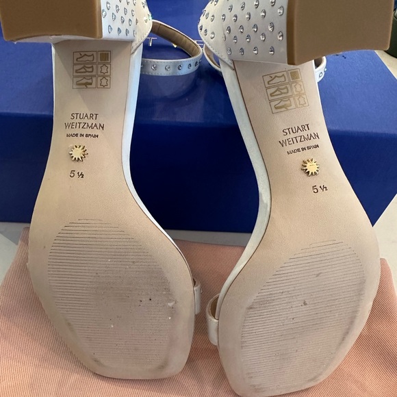 Stuart Weirzman IvorySatin Rhinestone 2.5” heel. Brand new. Never worn. Size 5.5 - Picture 3 of 4